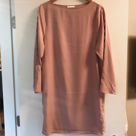 Scalloped Sleeve Dress NWOT - Picture 2 of 6